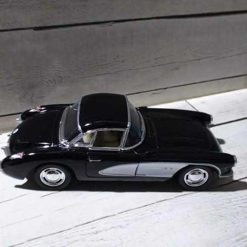 KINSMART134 Chevrolet Corvette 1957 Black Pullback Diecast Car