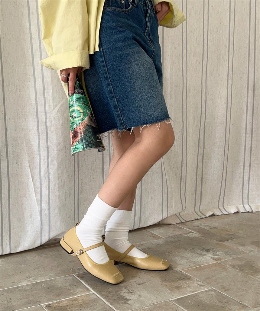 

Retro style thick heel single shoes women s soft leather ladyshoes spring 2025 new square head shallow mouth word with Mary Jane shoes 39 жёлтый
