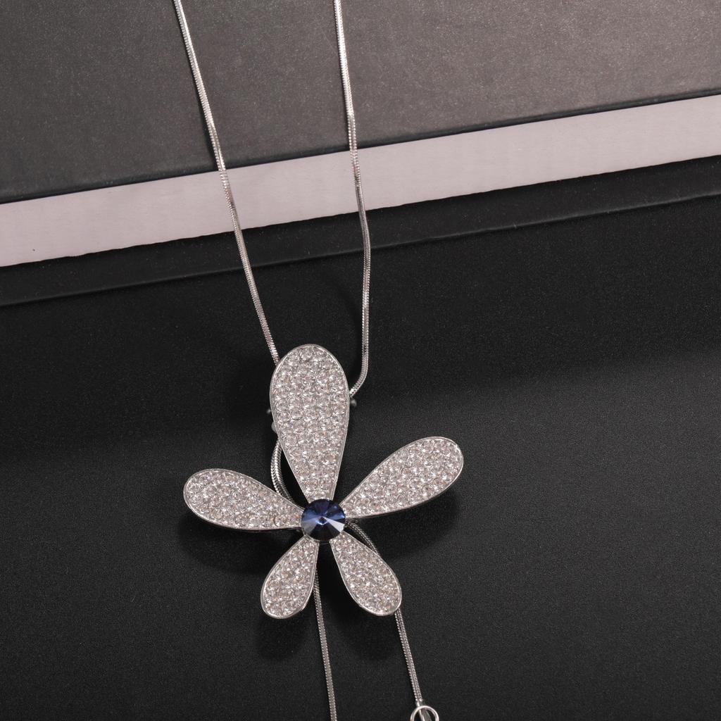 Autumn and winter sweater chain long popular simple fashion atmosphere rhinestone flower girl clothes accessories sweater chain women
