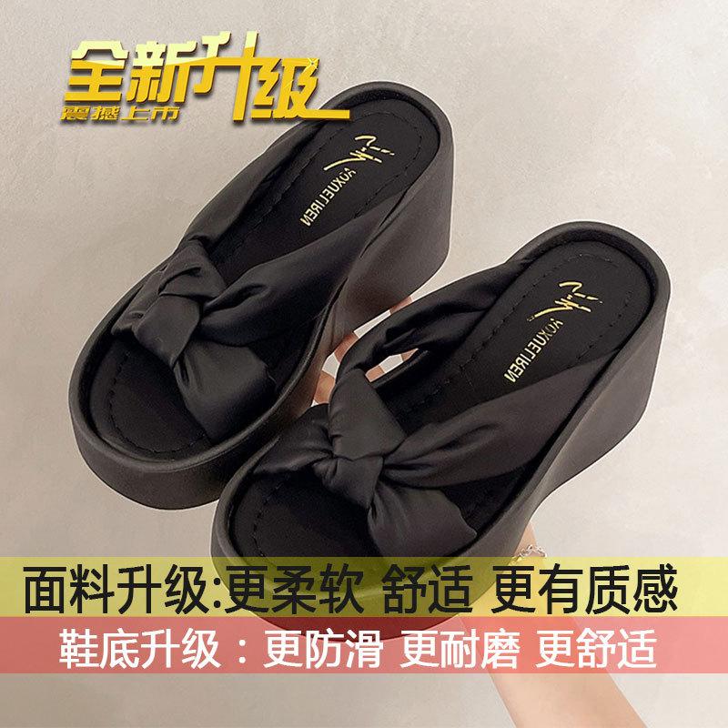 

With a beautiful skirt, fashionable Internet celebrity wedge sandals women wear 2025 new platform black high-heeled slippers in summer 35