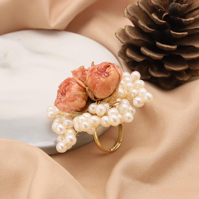 Pearl Ring Niche Retro High-end Flower Light Luxury Niche Ring Cool Style Elegant Accessory