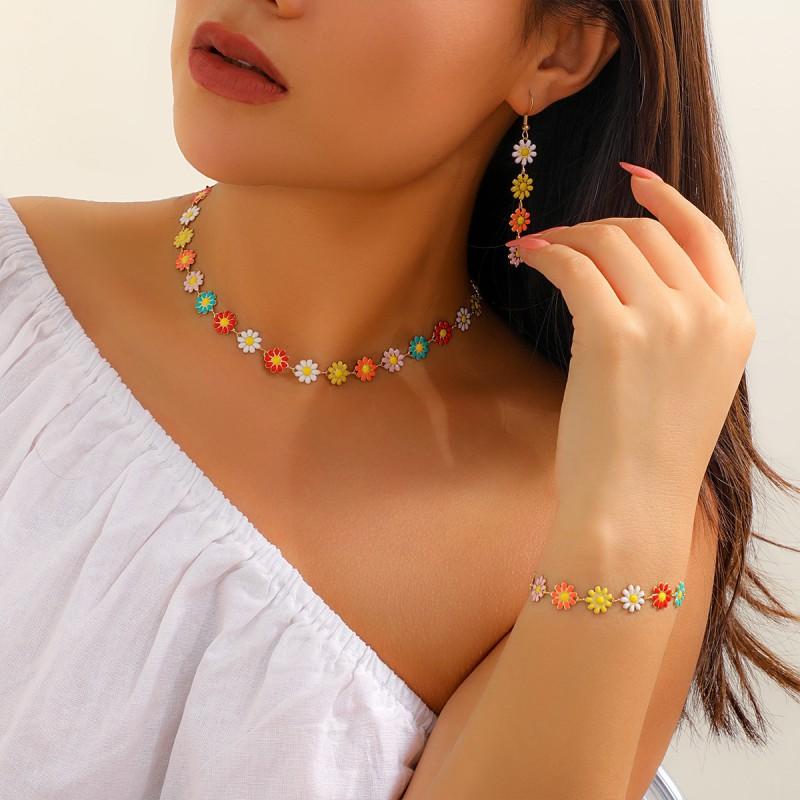 Boho Daisy Necklace Set With Colorful Enamel Flower Pendant Alloy Chain Women Fashion Jewelry