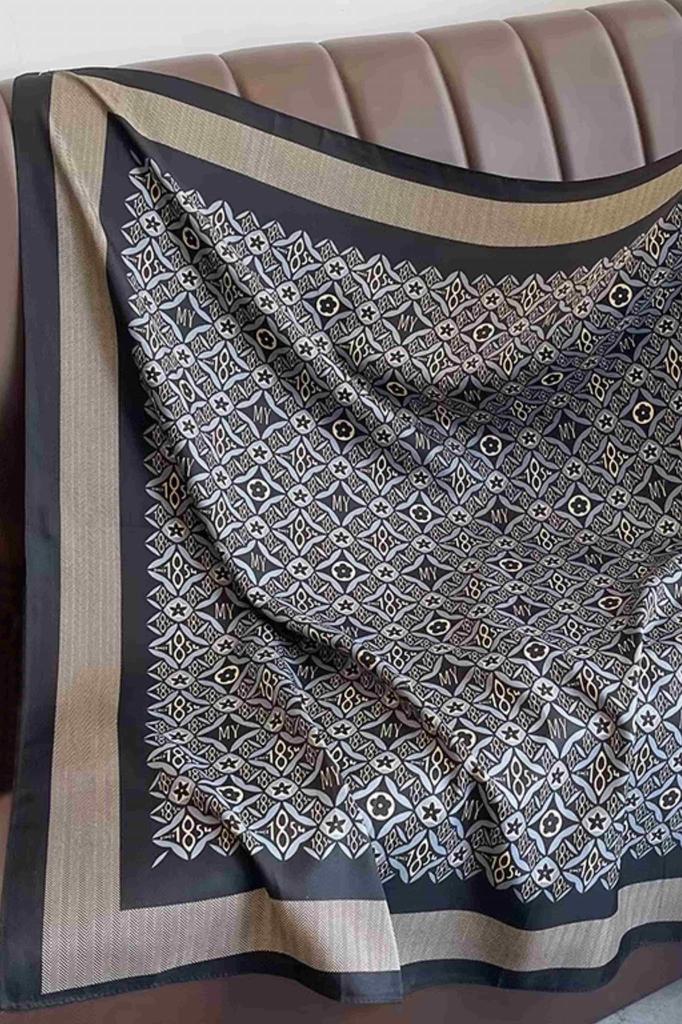 Women' Scarf Black and Gray 90X90 - Geometric Elegance with a Silky Shine