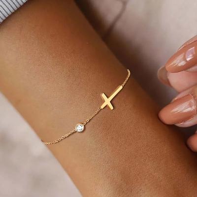 Bracciale a catena a croce semplice alla moda color oro per donne ciondolo in zirconi CZ lucidi bracciale da mano accessori in zirconi da matrimonio