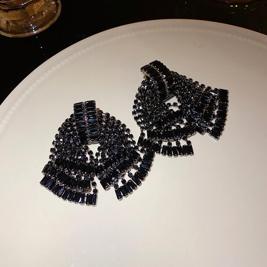 Silver Needle Diamond Water Drop Tassel Earrings - Elegant Court Style, Versatile & Luxurious Design.