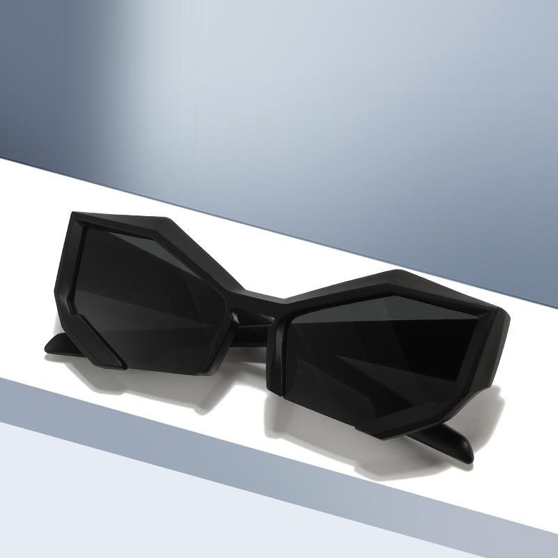 1 pair of retro diamond-shaped glasses Sun shades Outdoor Street Sun shades Fashion Women's Sun shades Black sunglasses