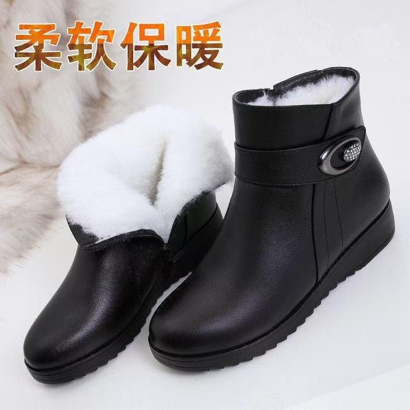 Snow boots winter new soft leather boots elderly flat mother short boots velvet warm women's cotton shoes