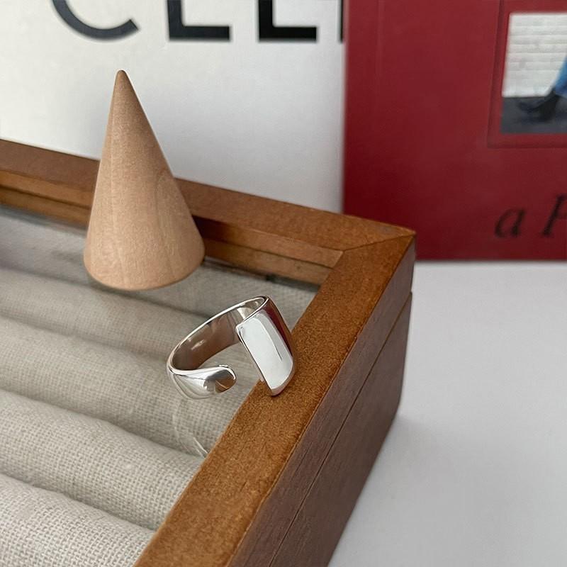 Unique Design Stylish Silver Plated Finger Ring For Women Adjustable And Trendy