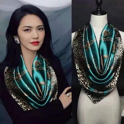 Sciarpa Foulard da Donna Versatile 90cm Effetto Seta Satinata Stampata