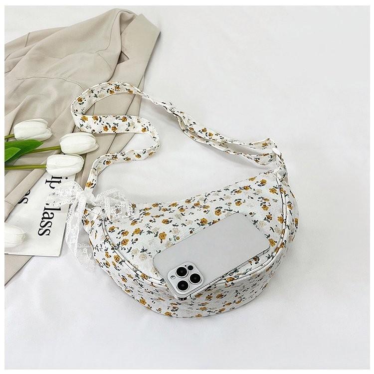 Chic 2024 Floral Pattern Underarm Bag With Soft Nylon Lining For Casual Use белый