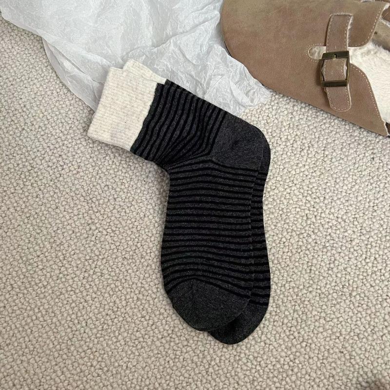 Striped Socks for Women's Autumn and Winter, Paired with Burken Shoes and Socks, Cotton College Windbreakers