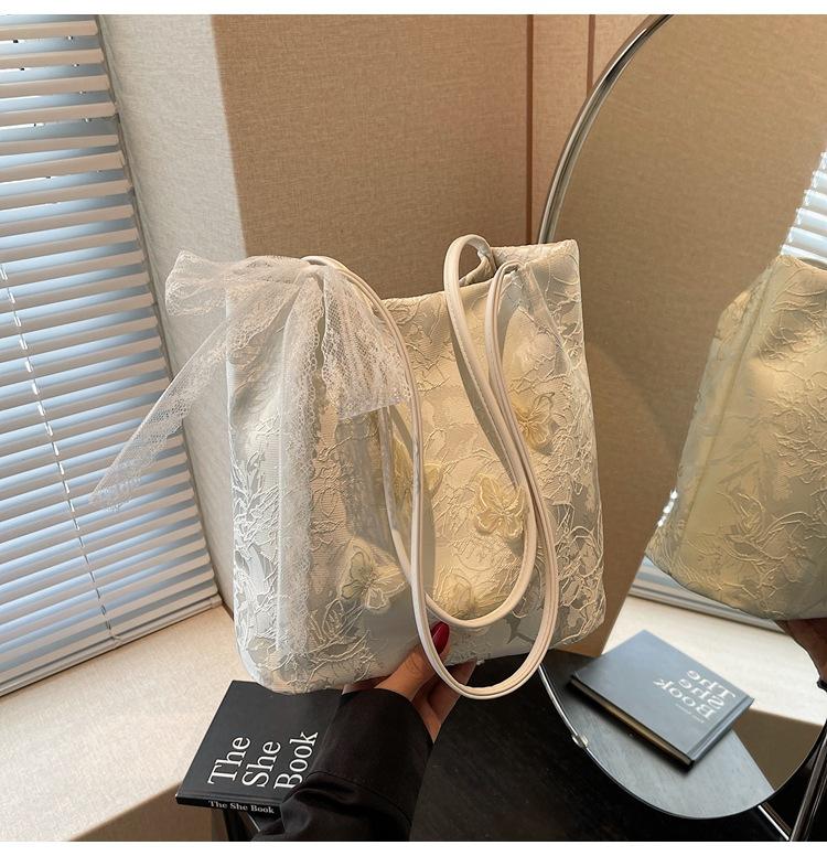 

Сумка большой вместимости женская 2025 весна новая модная рабочая на плечо сумка-тоут белый