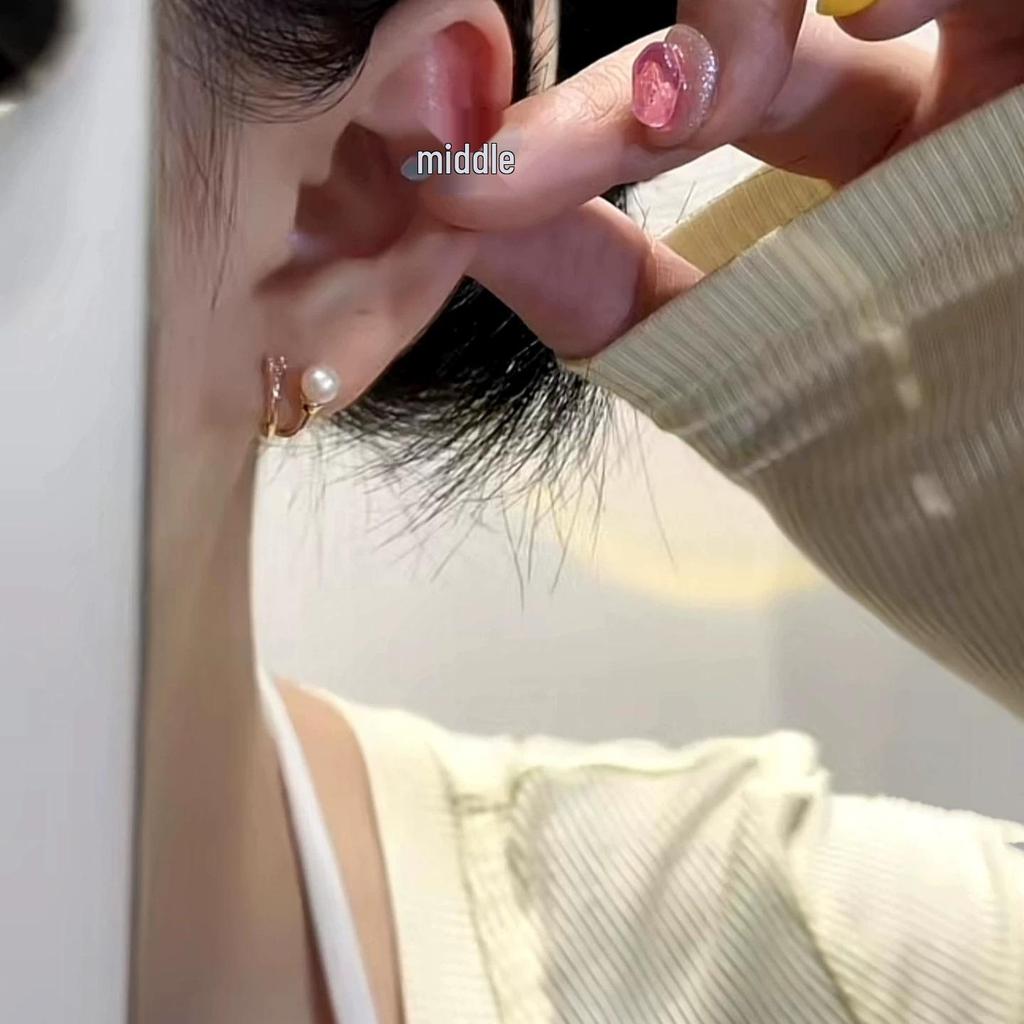 Korean Minimalist Geometric Pearl Stud Earrings for Women - Fashionable and Versatile