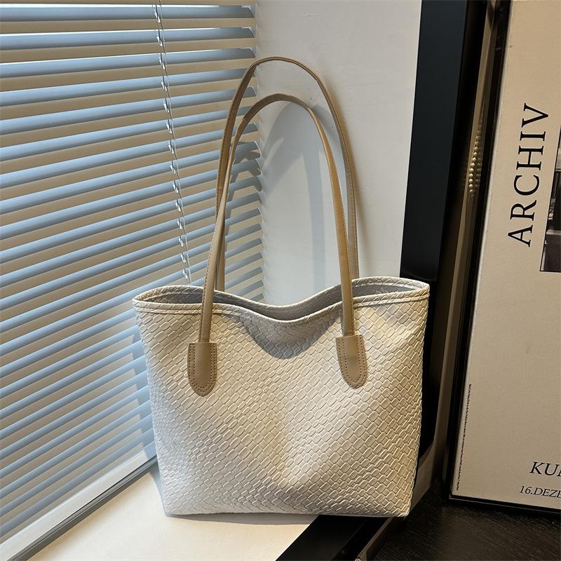 Korean Version of Casual Commuting Large-capacity Bag Women's 2025 Woven New Simple Tote Bag Niche Fashion Shoulder Bag