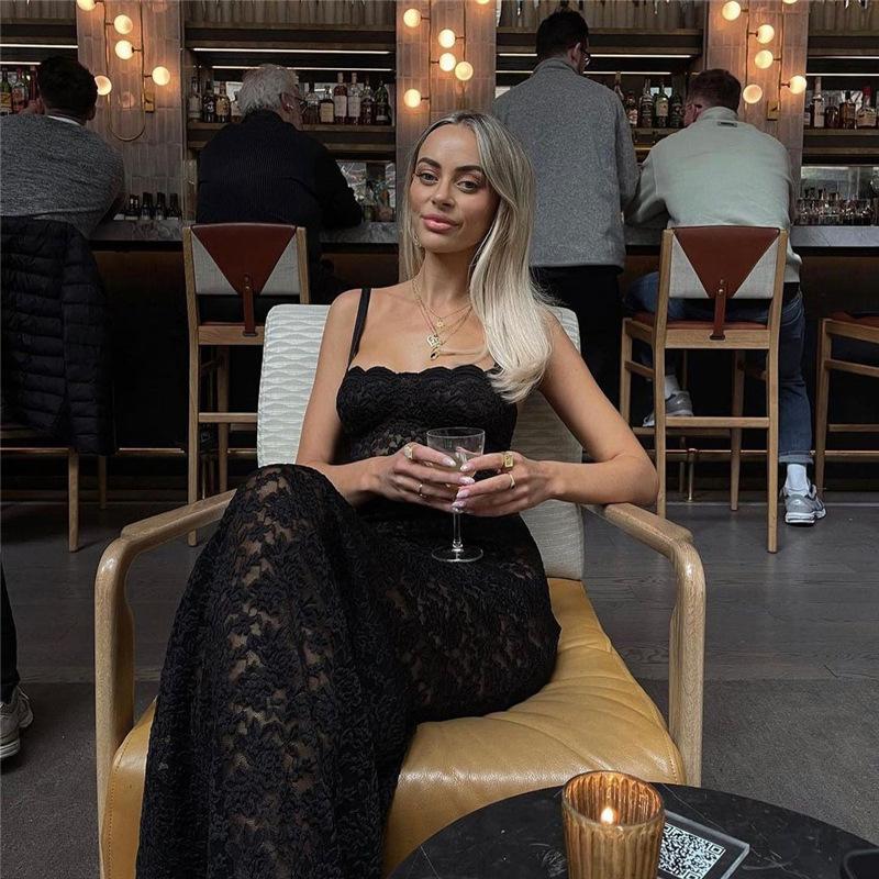 One-word Collar Lace Slim Sleeveless Dress