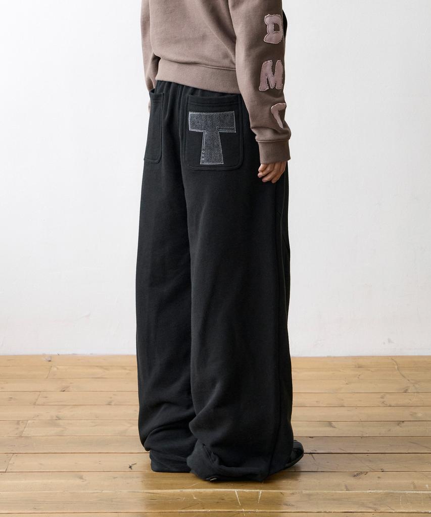 THE COLDEST MOMENT Tcm T Sweat Pants (Black)