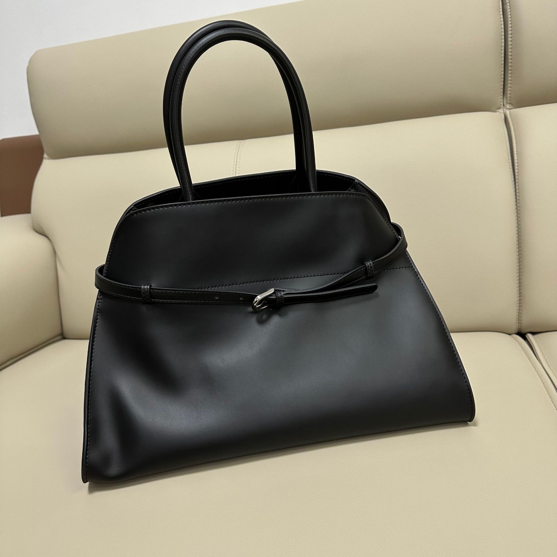 

Большая вместительная ретро-сумка для женщин, новая свободная, простая и высококачественная конструкция с ремнем для поездок на работу 39x20x29cm