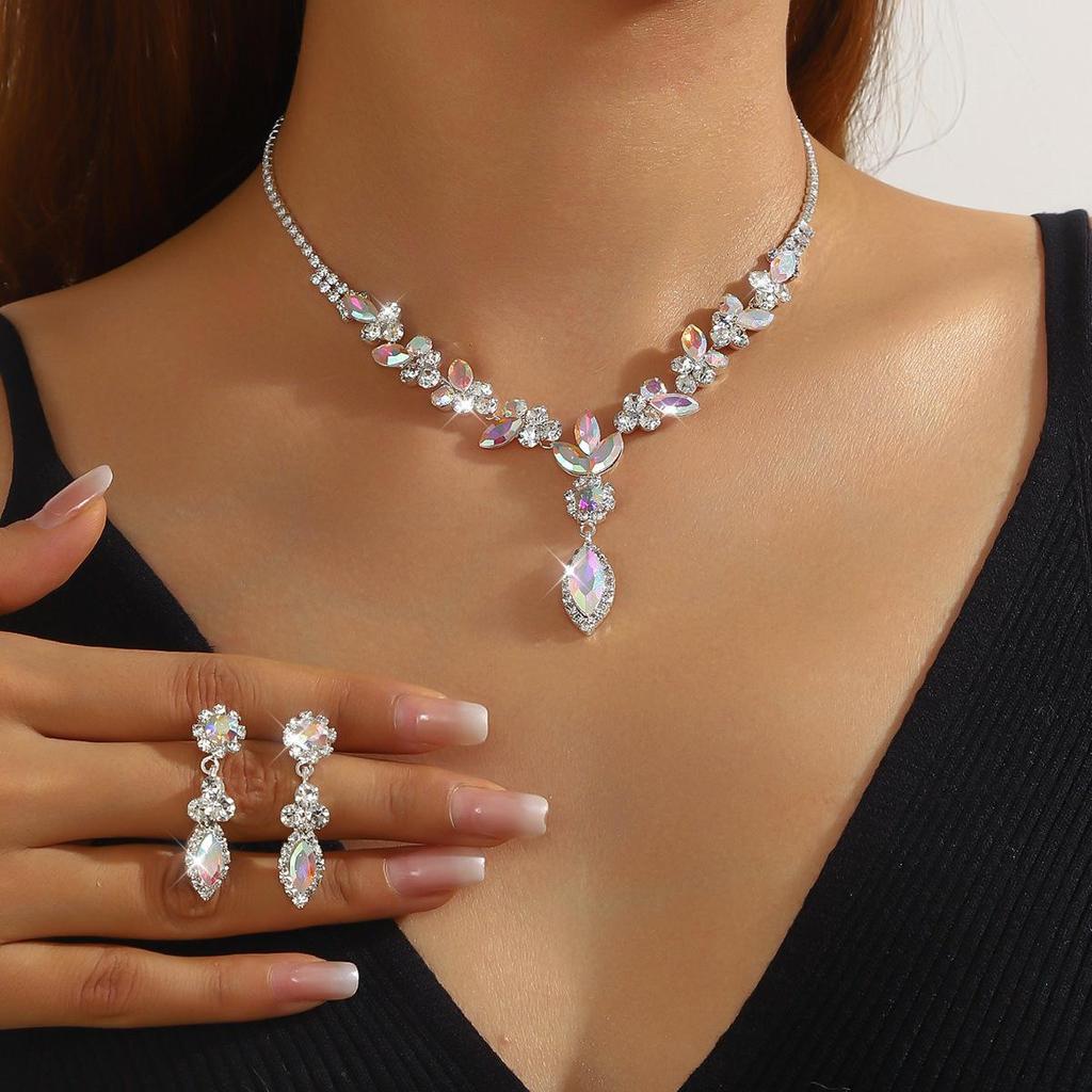 Elegant Crystal Necklace & Earrings Set for Weddings and Banquets