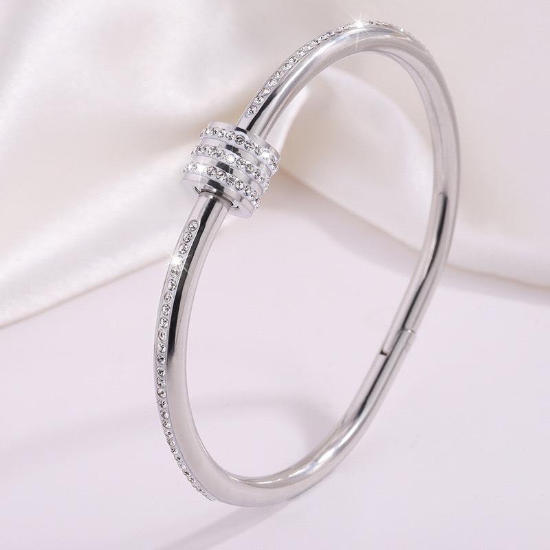 Korean Style Titanium Steel Gypsophila Slim Waist Bracelet - Non-fading Fashion Accessory for Women. серебряный