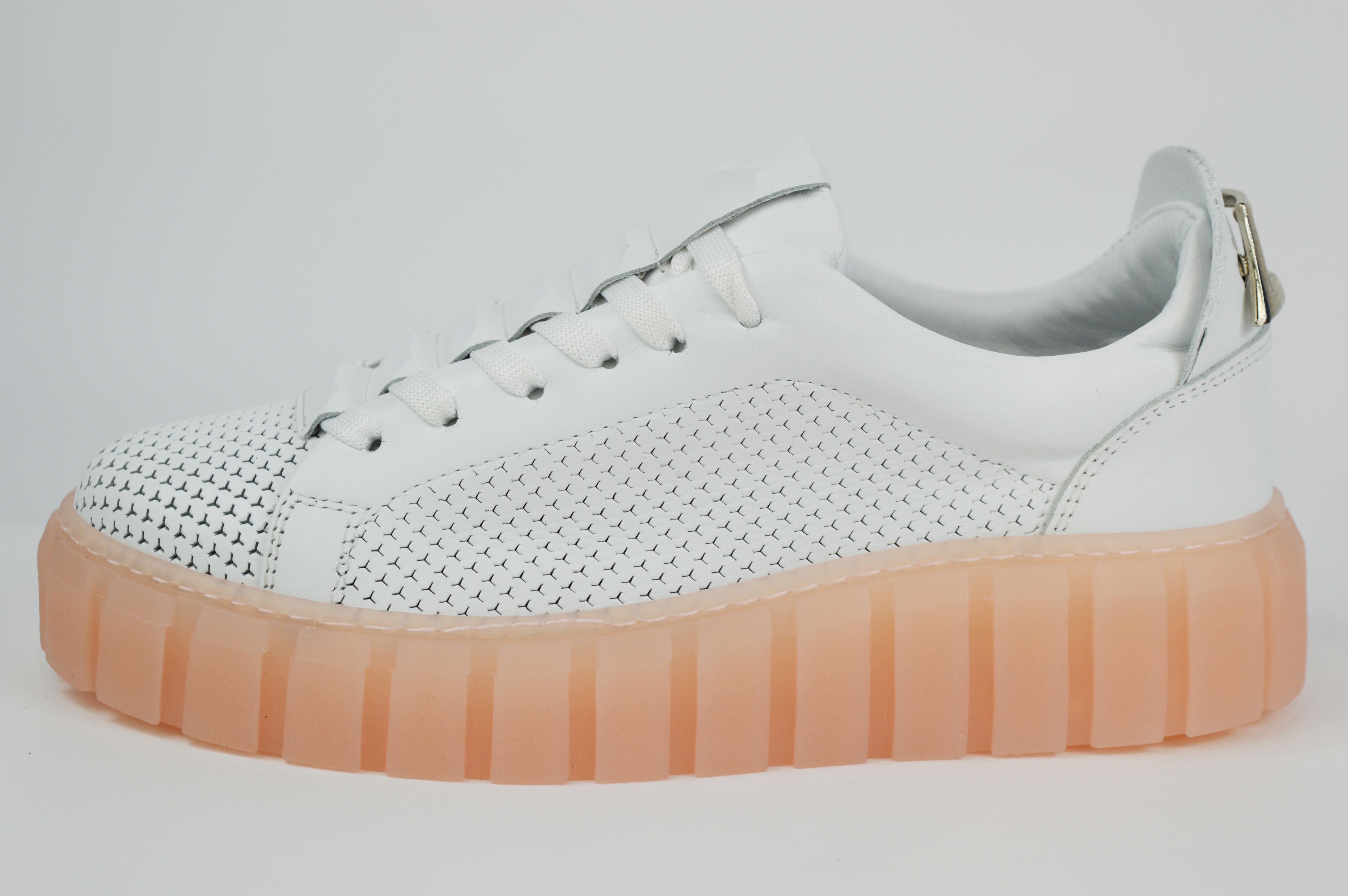 

Кросівки білі на пудровій підошві Evromoda 461675 36 36 білий