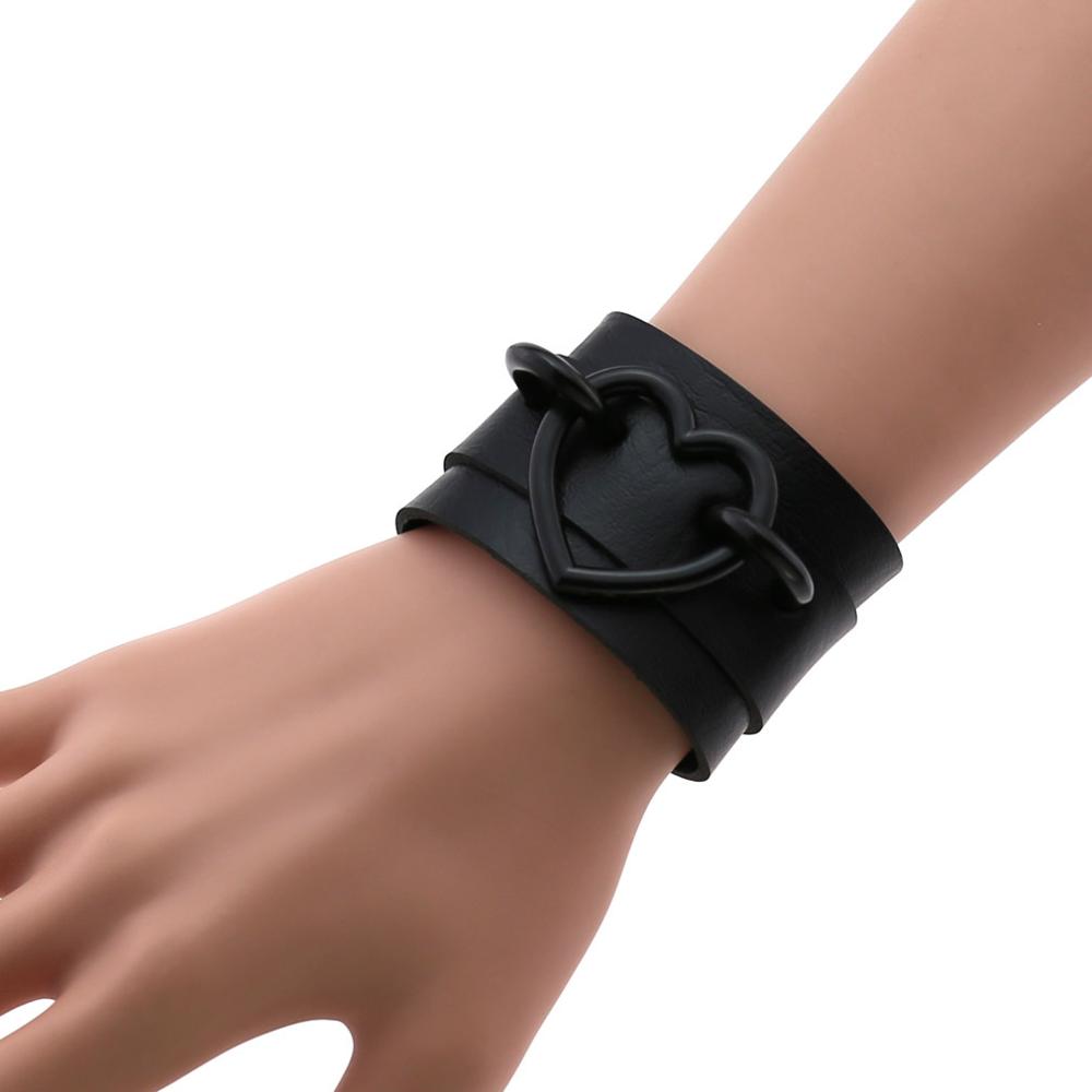 Braccialetti punk a forma di cuore tutto nero donna uomo Braccialetto da polso in pelle Bracciale a manica gioielli goth gotico emo bracciali da braccio accessori cosplay