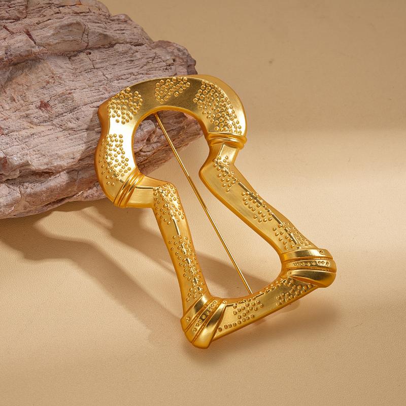 Elegant Hollow Keyhole Brooch For Women Trendy Fashion Jewelry Gift Commute Party Daily Wear Accessories