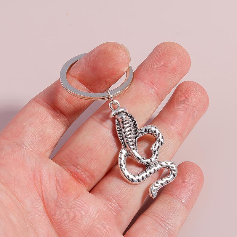 

Cute Keychain Enamel Bee Heart Flower Key Ring Garden Key Chains Souvenir Gifts for Women Men Handbag Accessories Jewelry Gift