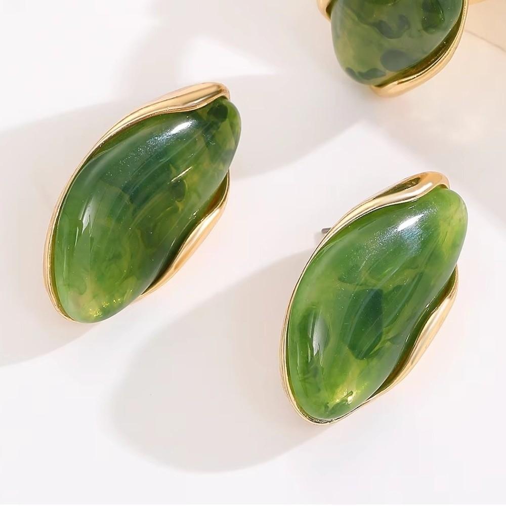 Irregular Geometric Earrings Resin Gold-plated Ear Studs Retro Resin Earrings Accessories