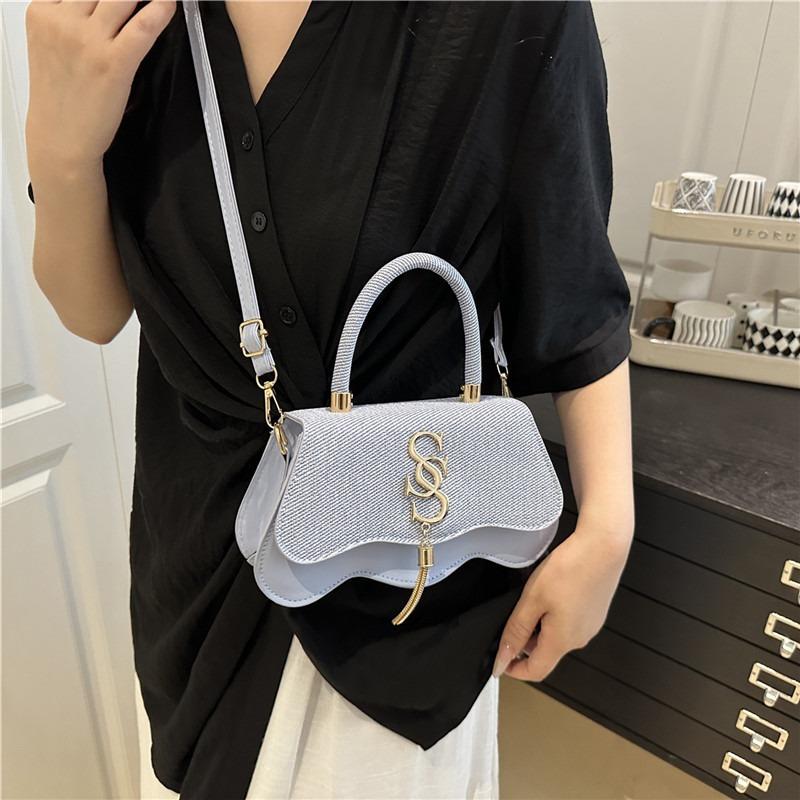 New Small Square Bag Fashion Trend Light Luxury Design Sense Simple Versatile Handbag Shoulder Messenger Bag