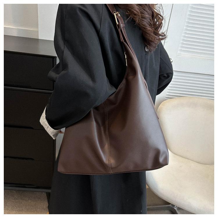 Retro Style Faux Leather Shoulder Bag for Women Minimalist Solid Color Commuter Handbag Trendy Daily Tote Purse CLE