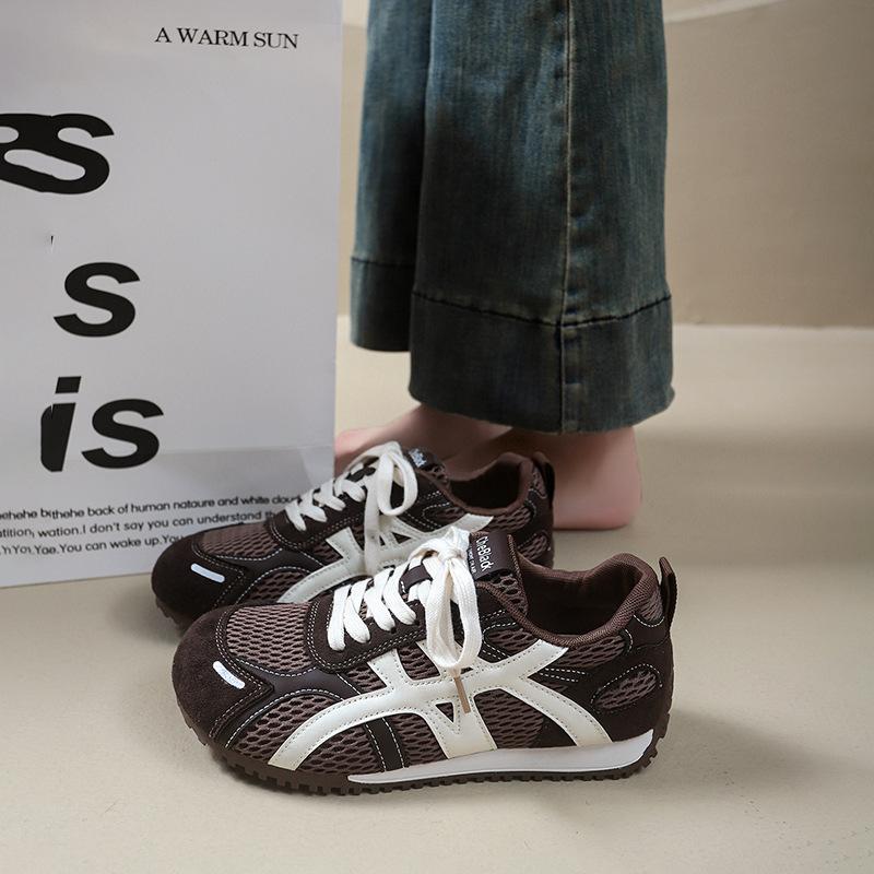 Internet celebrity moral training shoes women's 2025 new summer and autumn thick-soled mesh breathable sports little white shoes casual Forrest Gump s