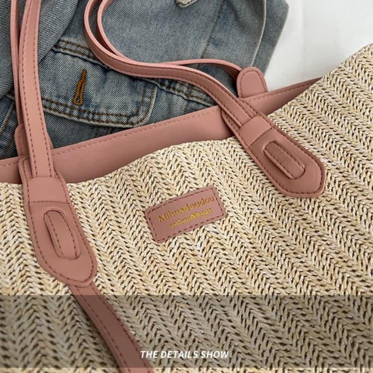 Students in class carry large-capacity bags Women's simple leisure commuter tote bag 2026 summer woven shoulder bag