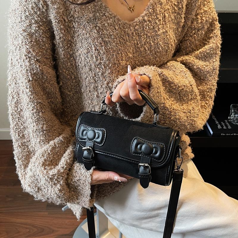 Autumn New Retro British Saddle Messenger Bag Women's Bag Niche High-end Simple Shoulder Small Square Bag