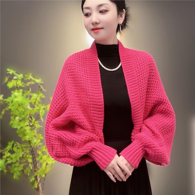 

Кардиган с длинным рукавом в стильную вафельную вязку приталенного силуэта, теплая вязаная шаль для осенне-зимней моды, трендовая и универсальная шаль, верхняя одежда Size: One Size розы красного