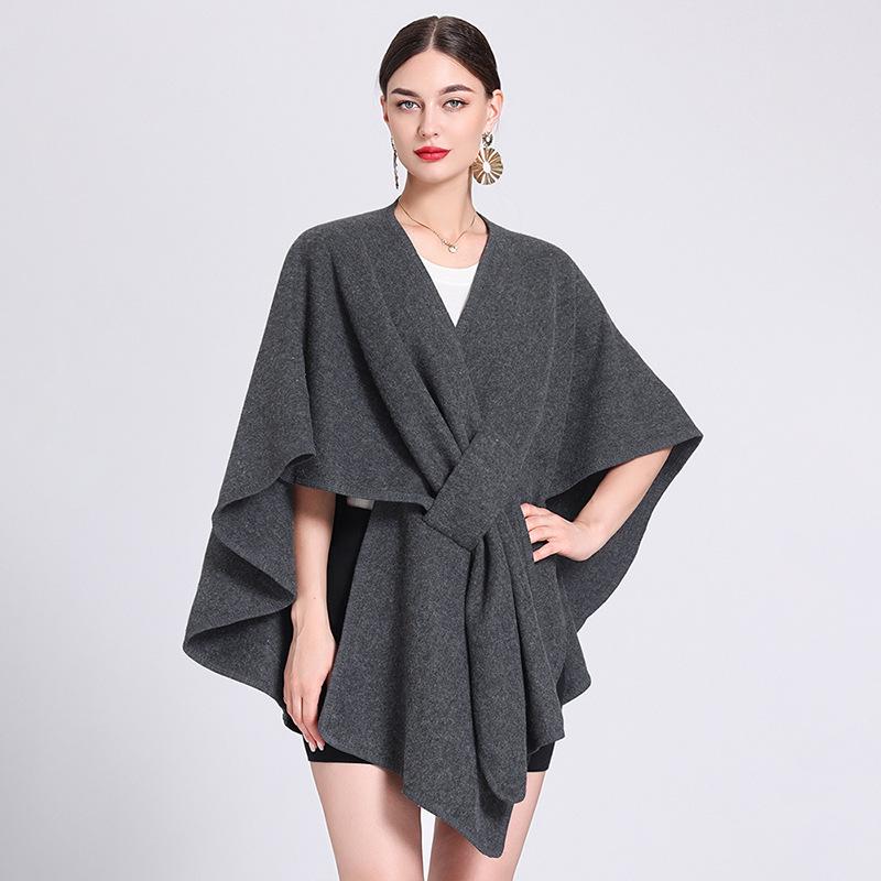 European & American Autumn/Winter Fashion Shawl Cape: Plus Size Knitted Cardigan Cloak for Women