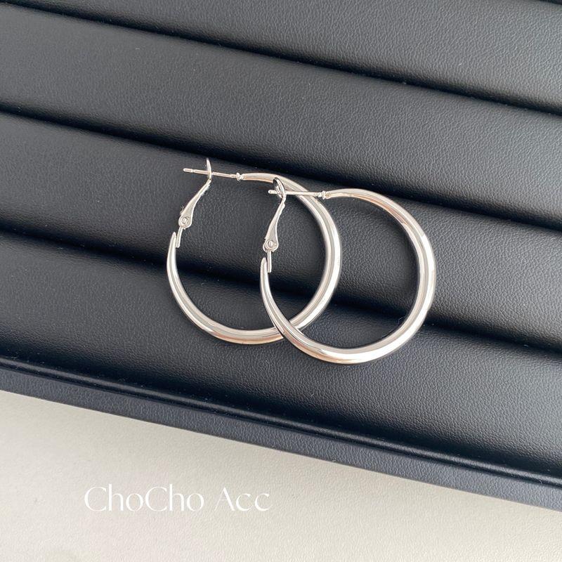 

Yizhuo Same Style Silver Large Hoop Earrings, Fashionable Commuter Style with a High-End Feel, European and American Plain Hoop Earrings for Women Silver 4cm 925 Silver Needle