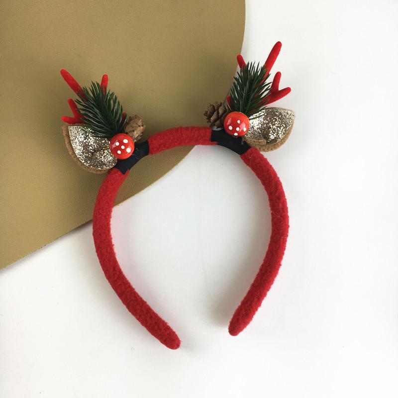

Mori Style Christmas Reindeer Antler Headband with Pine Cone Decorations for Holiday Parties