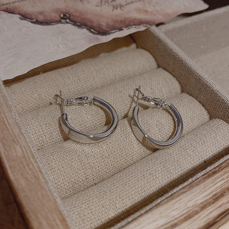 Temperament Simple Rough Circle Earirngs for Female Silver Color Copper Alloy Fashionable Hanging Earring Round Hoop Ear Jewelry