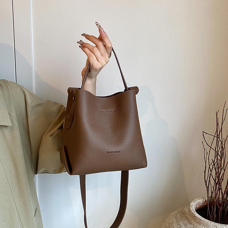Women's Crossbody Bucket Bag with Lychee Pattern - Trendy and Versatile Handbag
