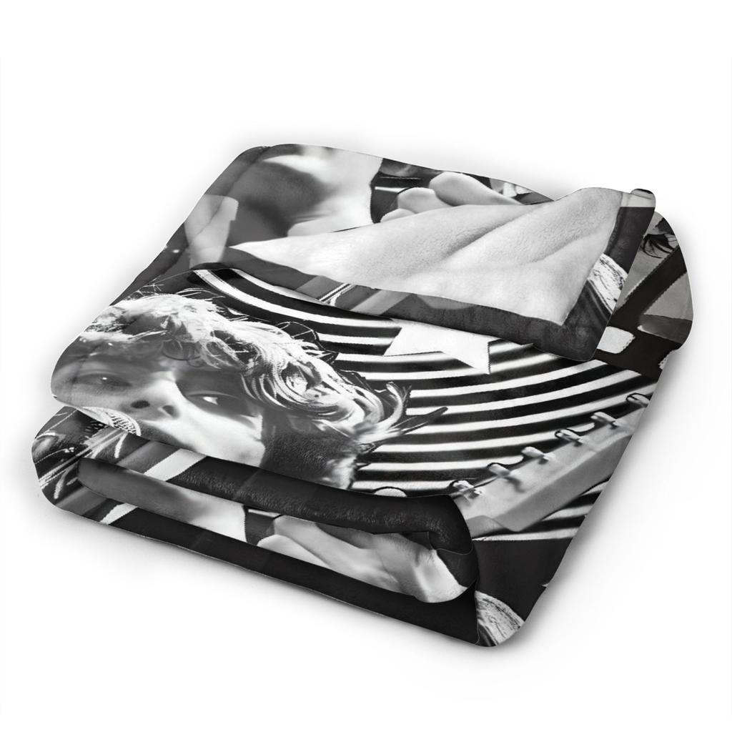 Finn Wolfhard Flanelldecke Winter Warm Weich Überwurf für Mädchen Jungen Sofa Sessel Grafik Tagesdecke Sofa Bettbezug