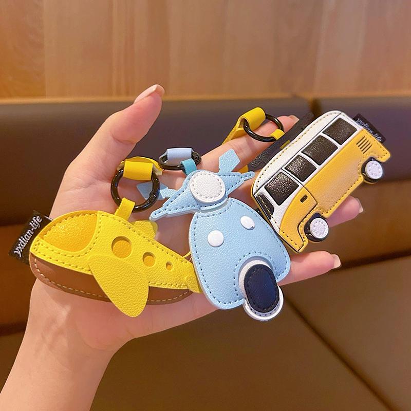 Creative Leather Keychain Cute Cartoon Airplane & Bus Key Ring, Luxury Car Key Holder, Handmad Bag Charm Gift Bag Pendant