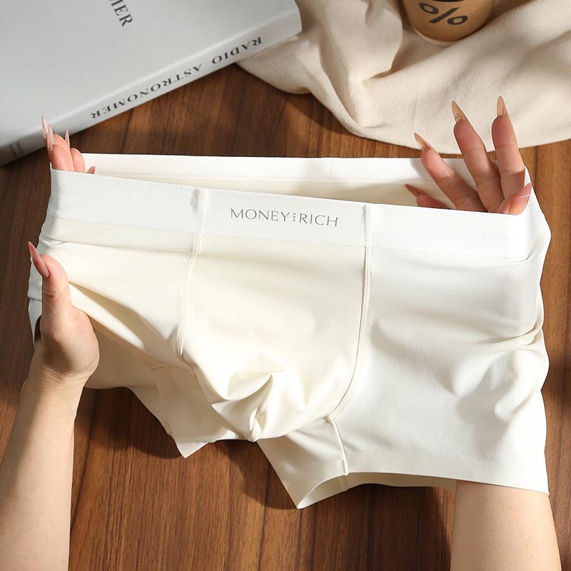 

Men s Ice Silk Underwear Breathable and Seamless Cooling Sensation Antibacterial and Sexy Men s Underwear L бежевий