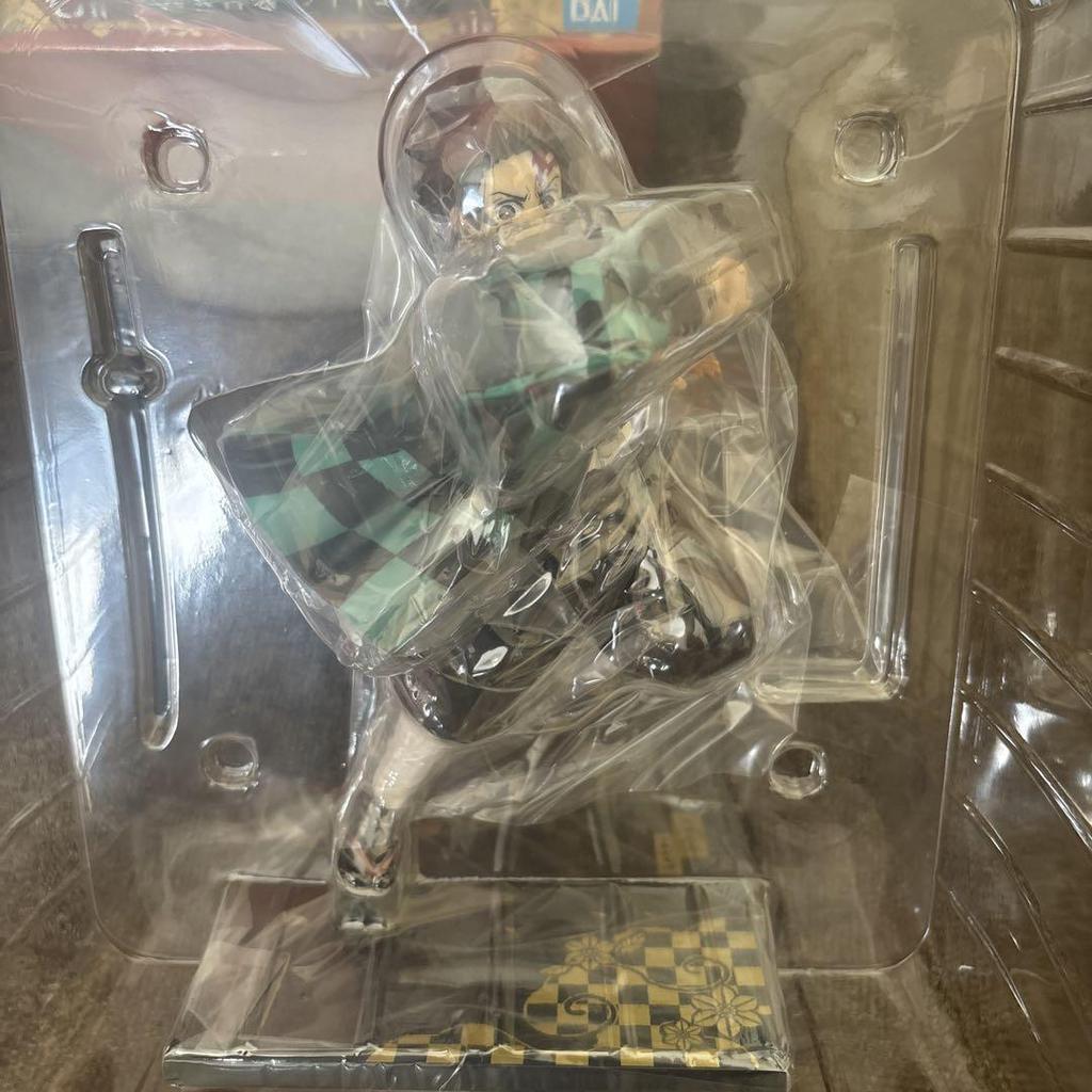 [USED] Demon Slayer Figures