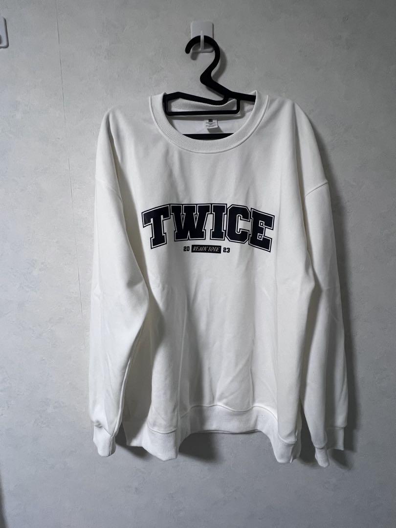 

[USED] TWICE sweatshirt size 2XL