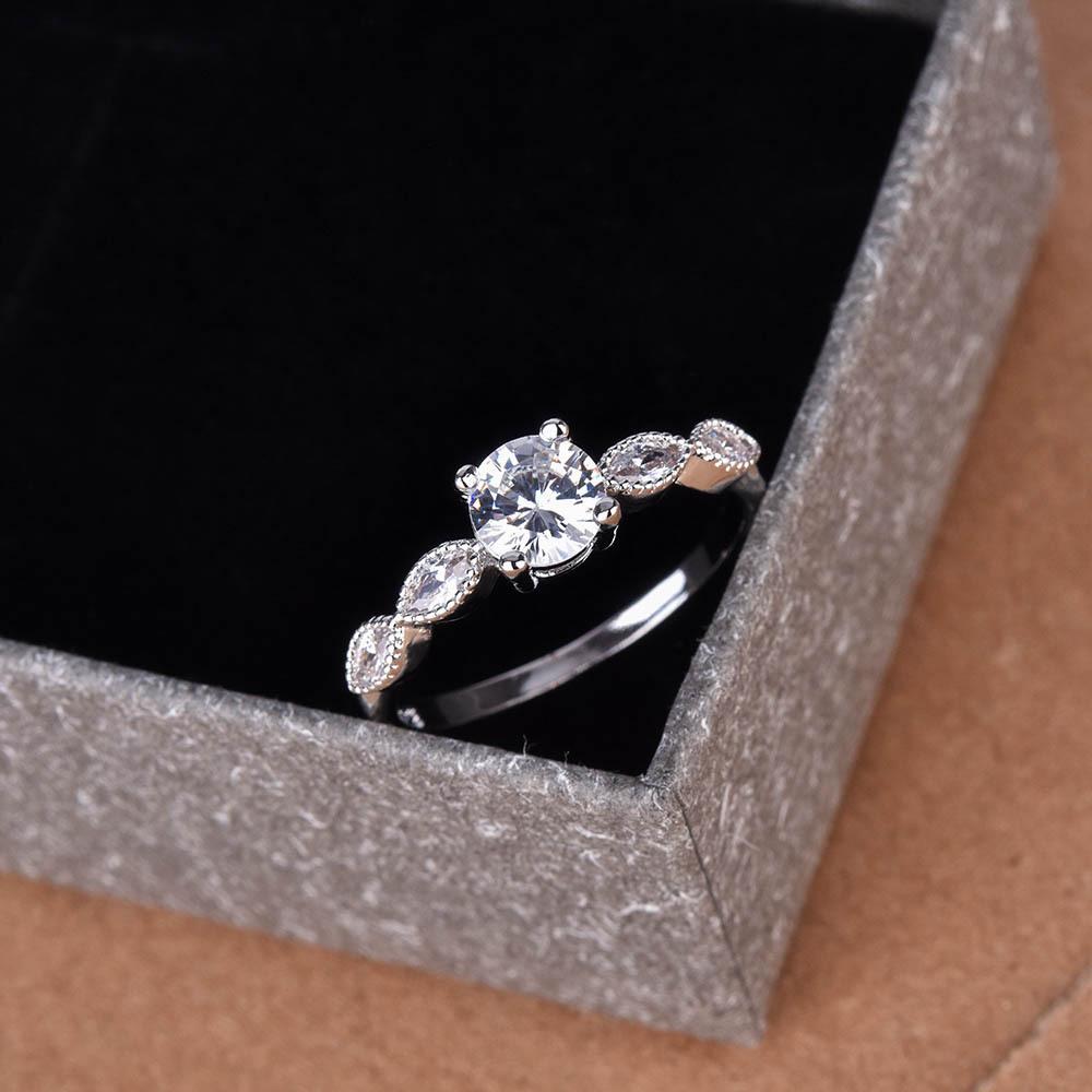 Luxury Blue Topaz and Diamond Ring for Women Stylish Red Gemstone Jewelry