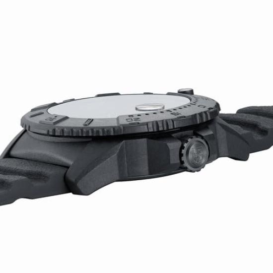 Luminox Navy SEAL 3600 Series Military Dive Watch, Swiss Analog Watch for Men and Women, Waterproof Quartz Movement, Easy To Read, Military-Grade,