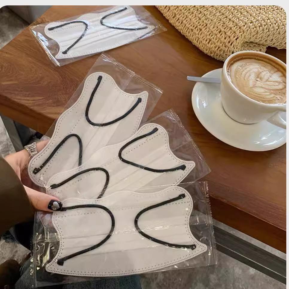 

High-Value Women s Disposable Mask - Slimming Face Design, Eye Corner Protection, Dustproof, Adult Use