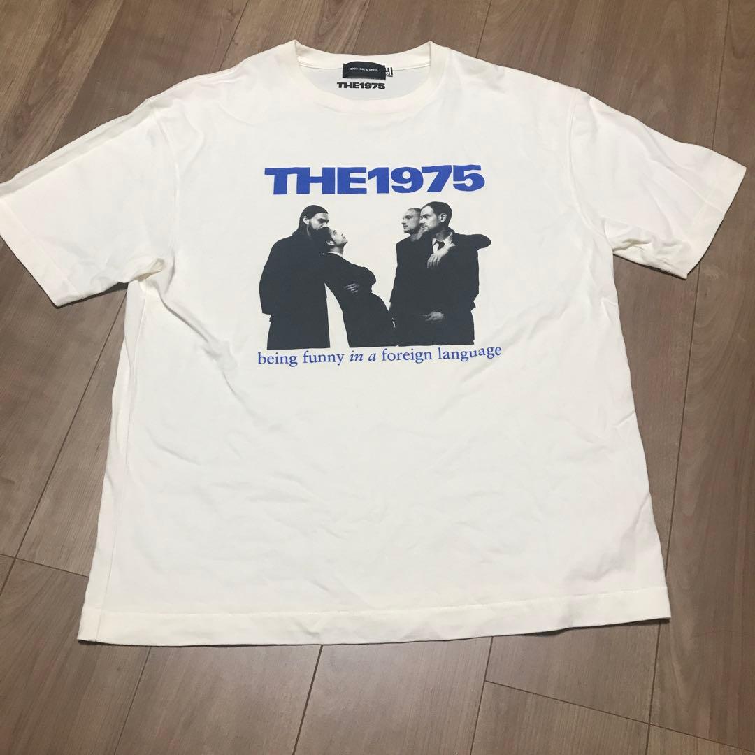 [USED] White, also available in black, undercover