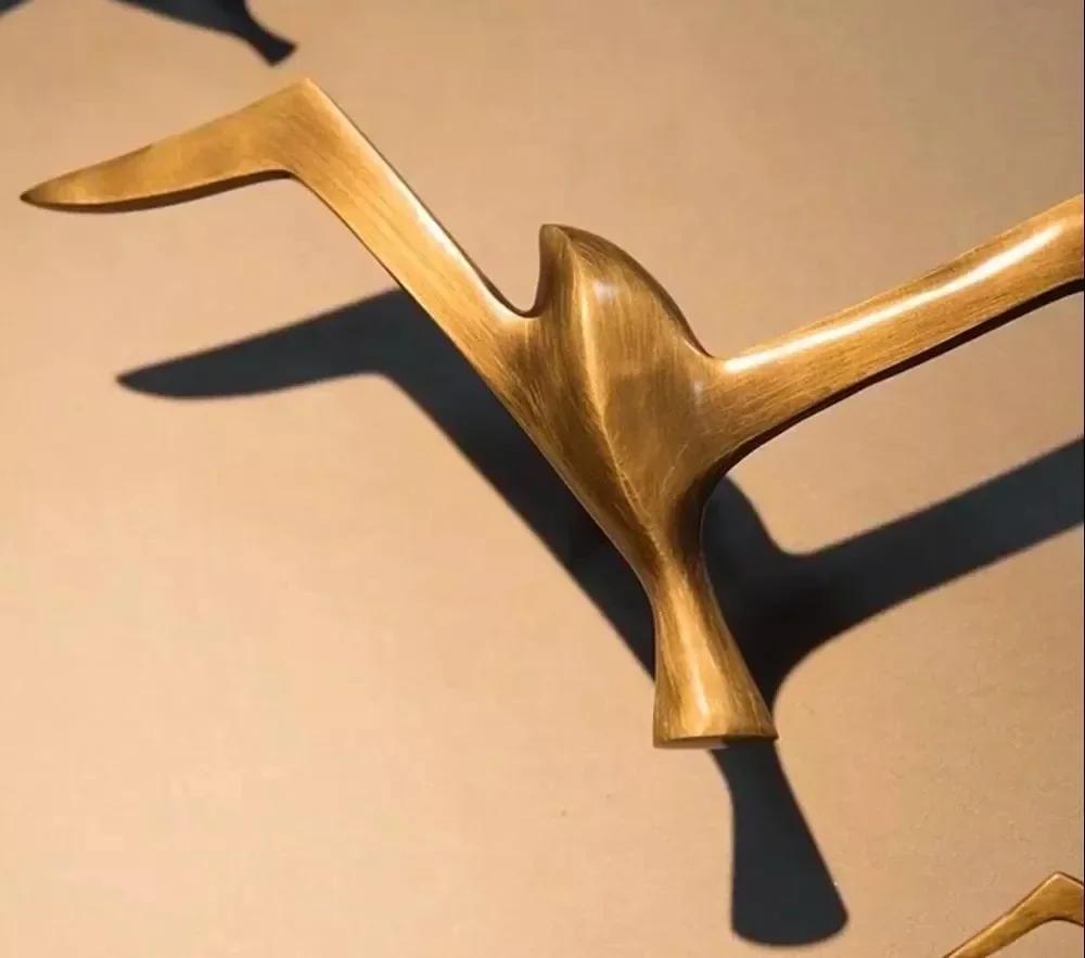 Luxury Pure Copper Seagull Statue Wall Hanging Metal Bird Sculpture Ornament Retro Office Cafe Wall Decoration Home Decor Gift