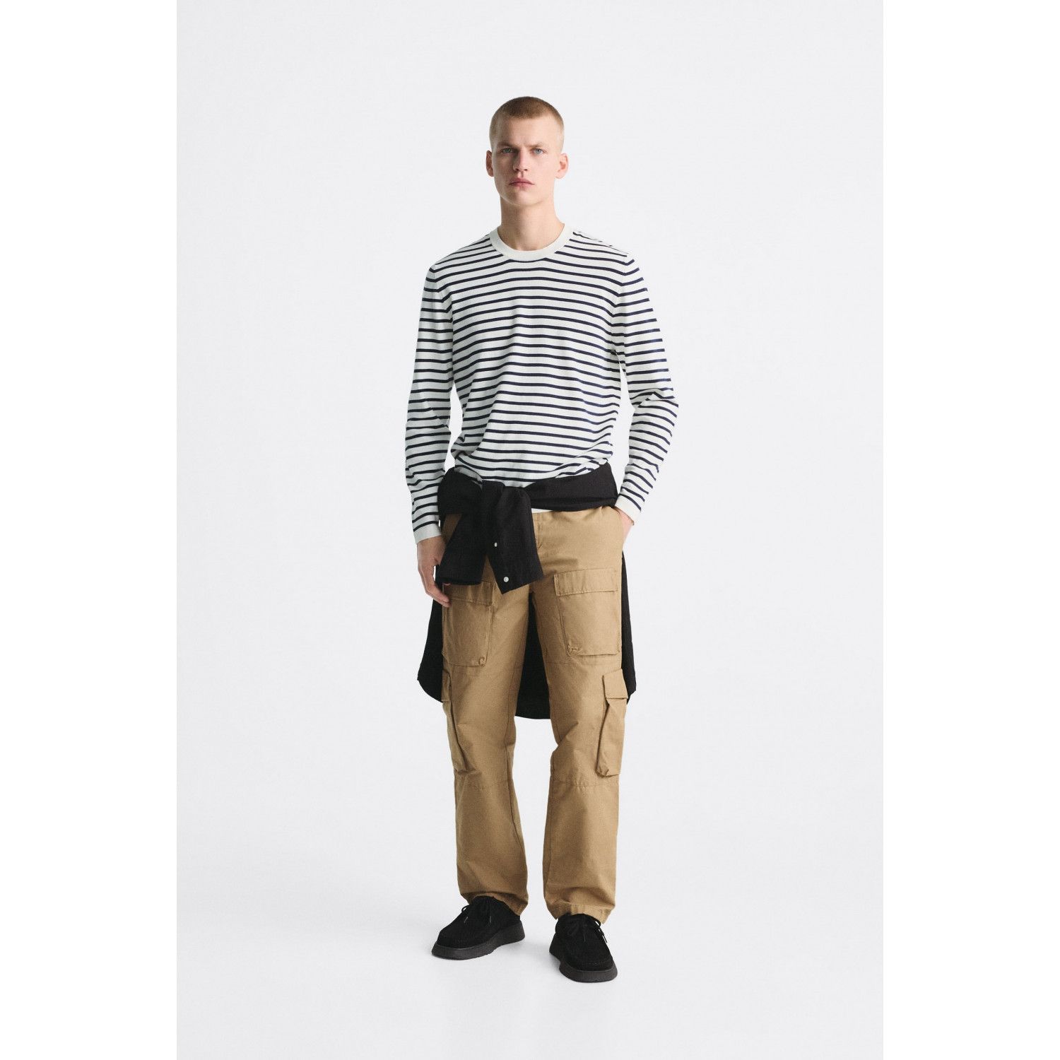 

BASIC SWEATER